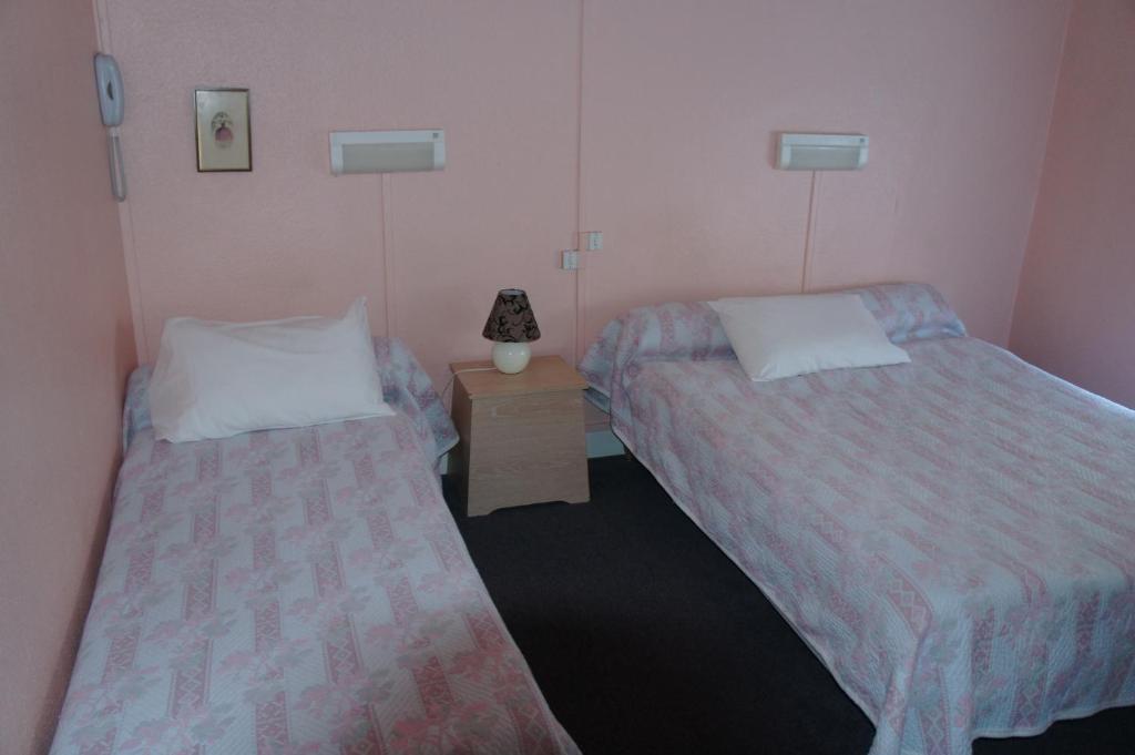 Hotel Le Commerce Bagnères-de-Bigorre Værelse billede